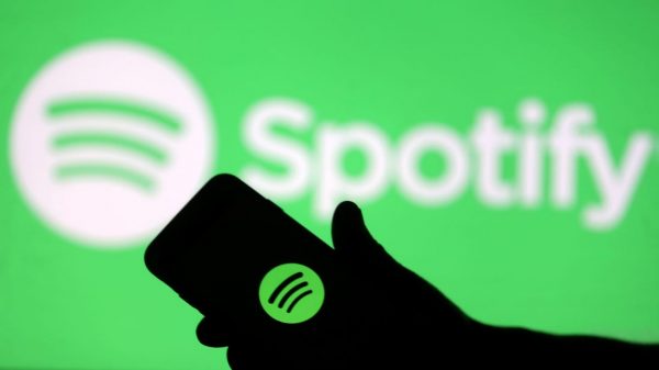 Manage Spotify playlist.